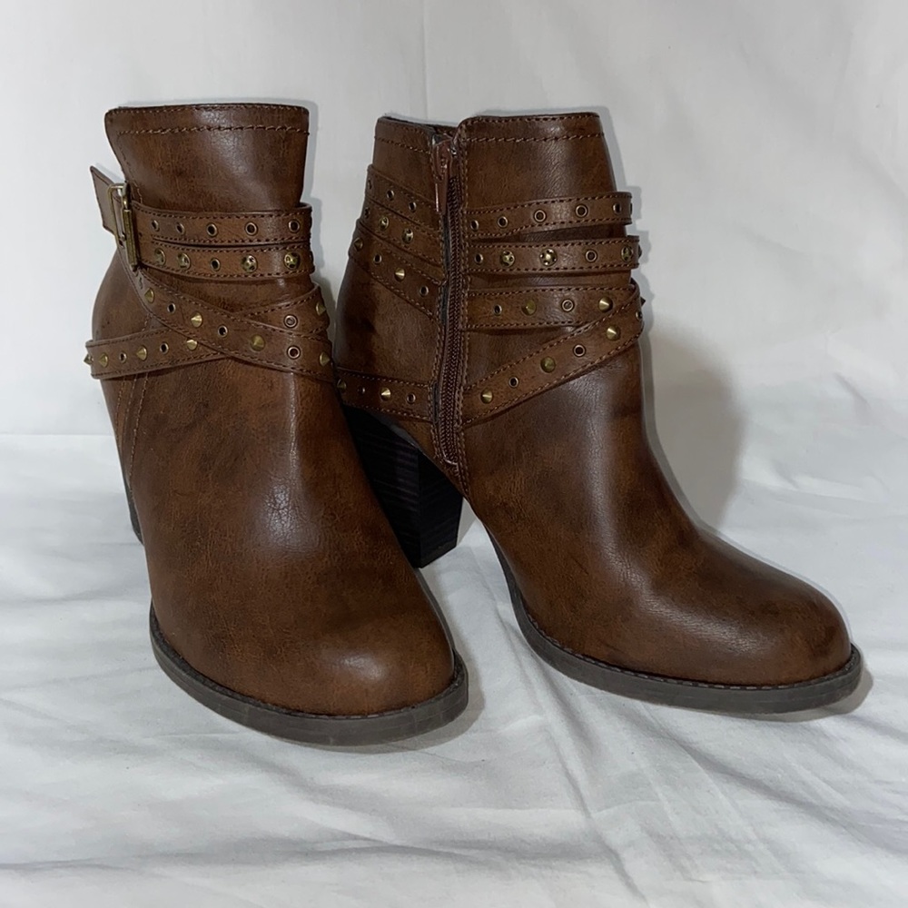 Sugar Poppies  Ankle Boots. Size 9.5 Brown. All Man Made Materials. 3.5 in heel.